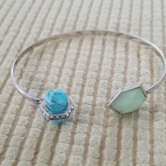 New Chloe and Isabel Open Cuff Bracelet blue stone detail - Picture 2 of 3